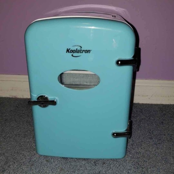 Koolatron Other - Koolatron Retro Portable 6 Can Thermoelectric Mini Fridge